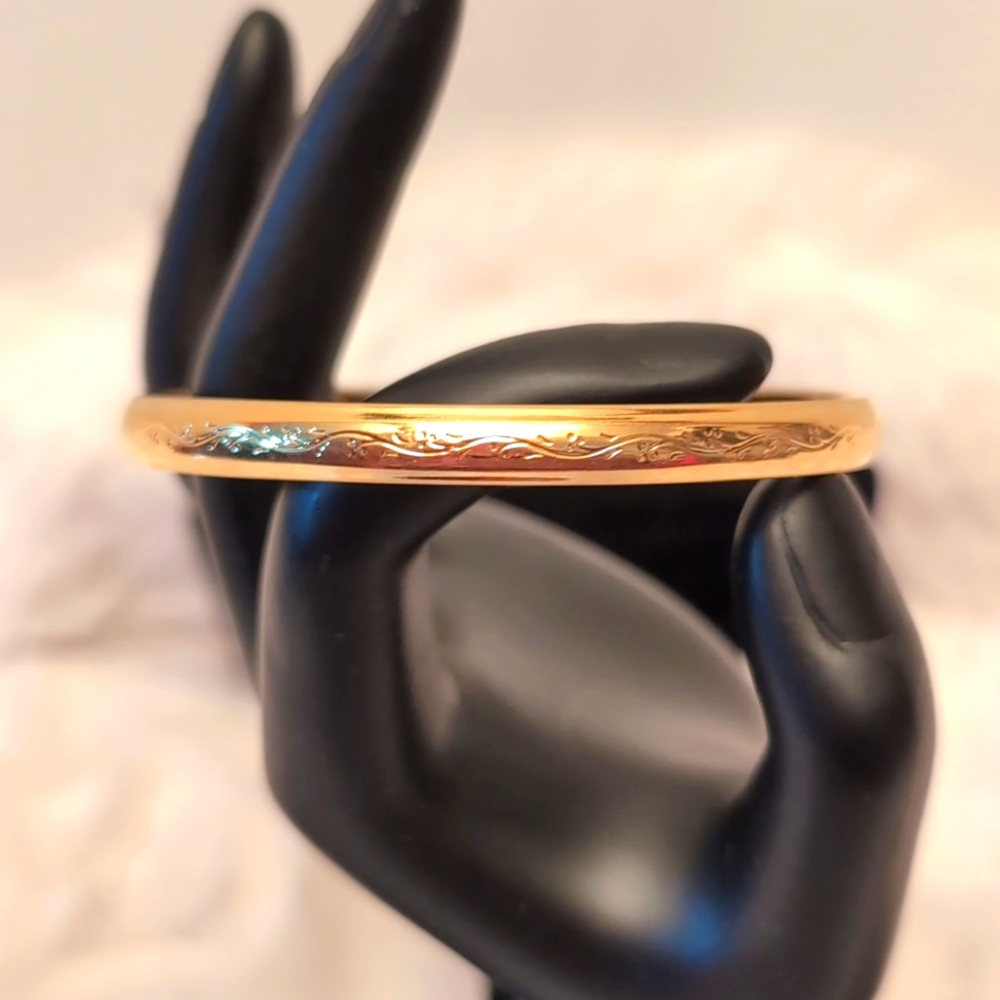 Gold Toned Textured Floral Vine Pattern Bracelet  Hidden Opening Internal Clasp